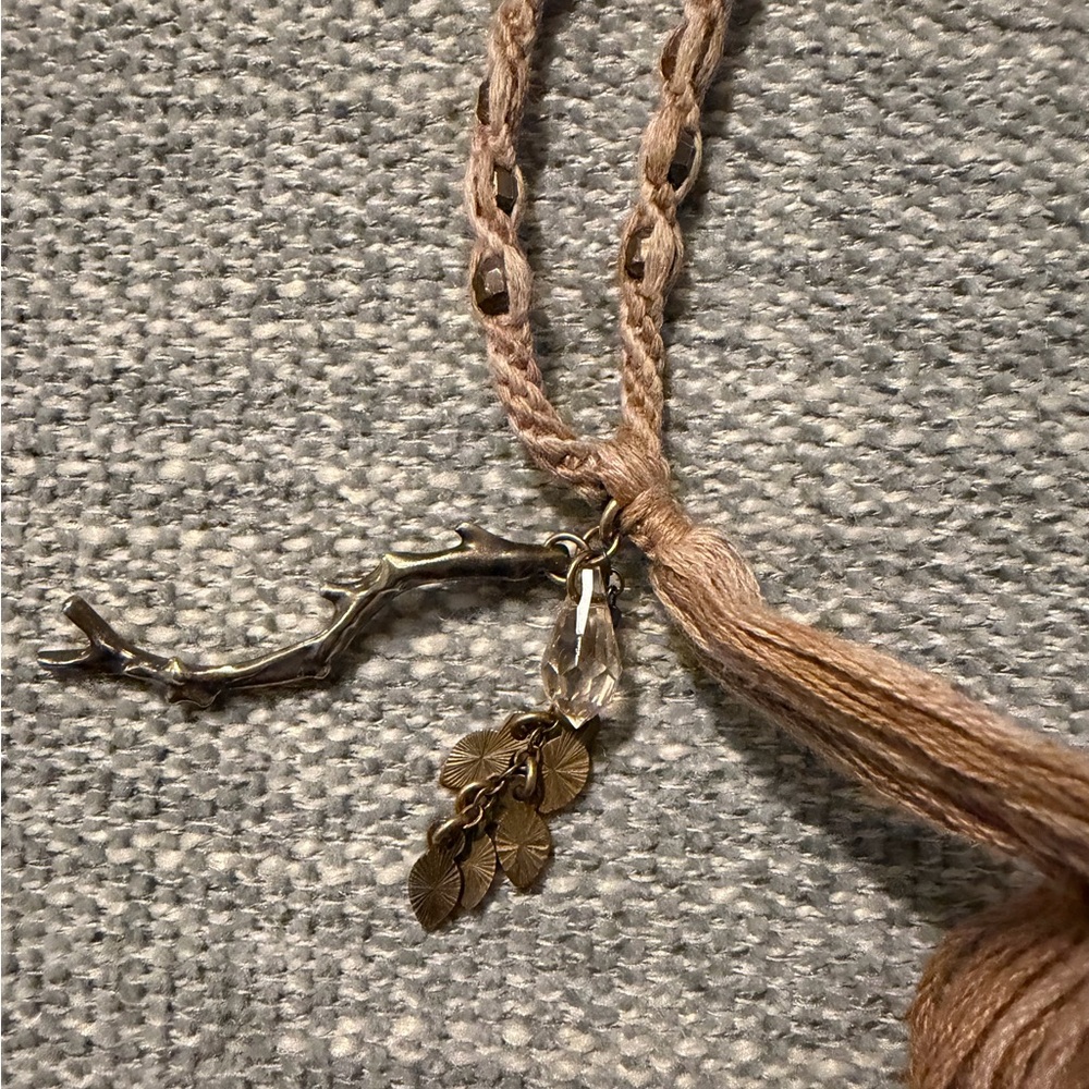 Chan Luu Mixed stone tassel necklace neutral - Picture 4 of 6